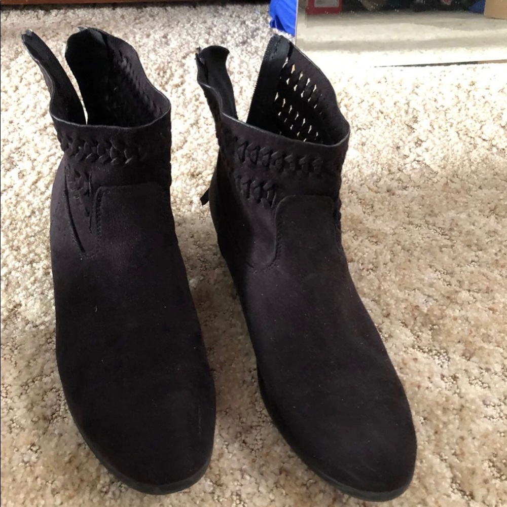 boots - Picture 2 of 3